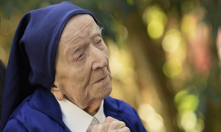 दो विश्वयुद्ध की गवाह रही दुनिया की सबसे बुजुर्ग महिला का 118 वर्ष की आयु में निधन