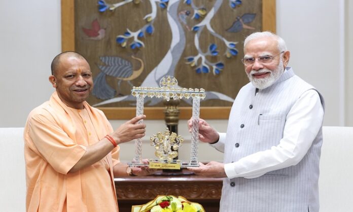 योगी आदित्यनाथ पीएम मोदी मुलाकात